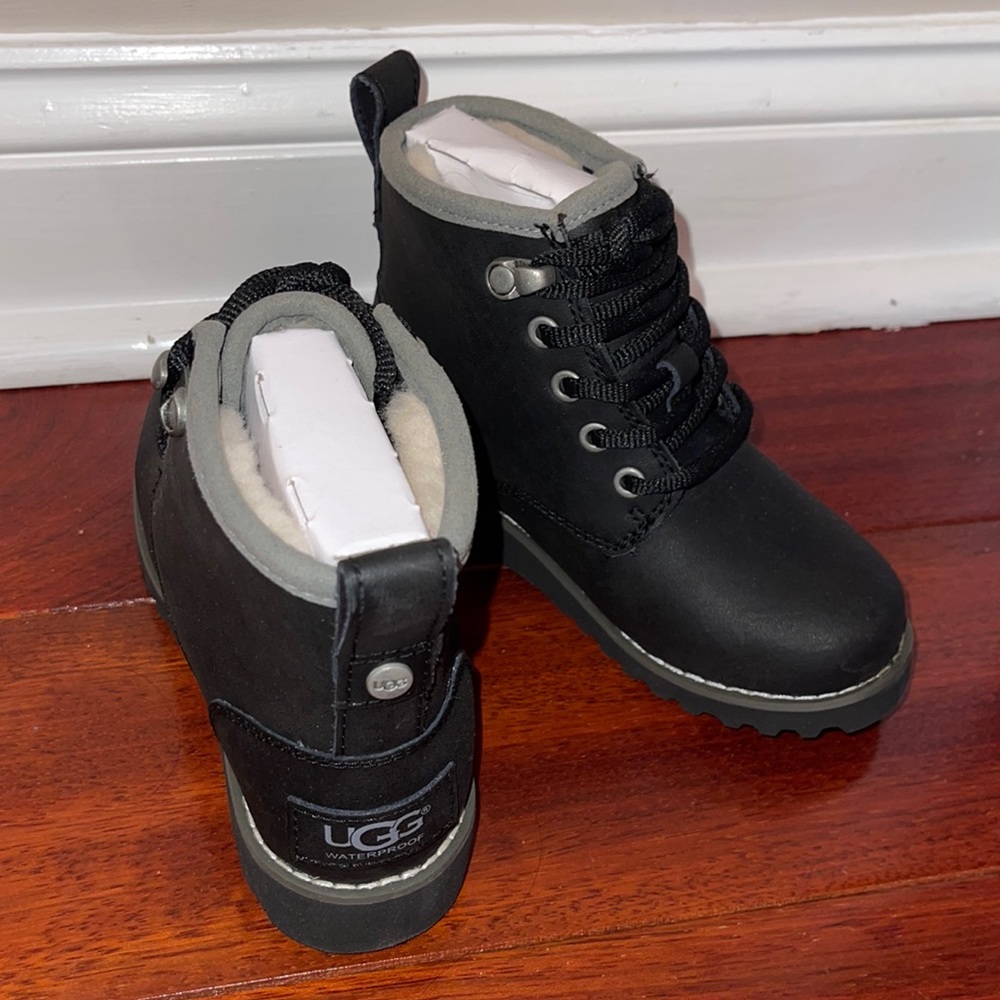 Boys Ugg Boots Black